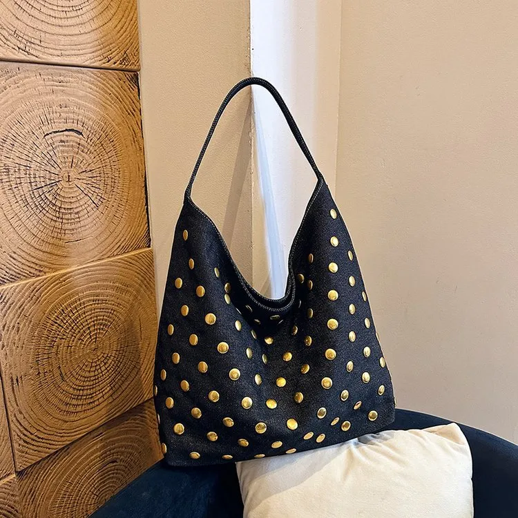 Tas Selempang Wanita Bahan PU Sintetis Motif Polkadot Warna Hitam Tali Rantai Grosir Import