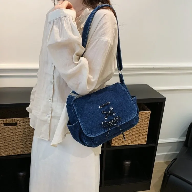Tas Selempang Wanita Bahan PU Sintetis Polos Warna Hitam Tali Rantai Grosir Import
