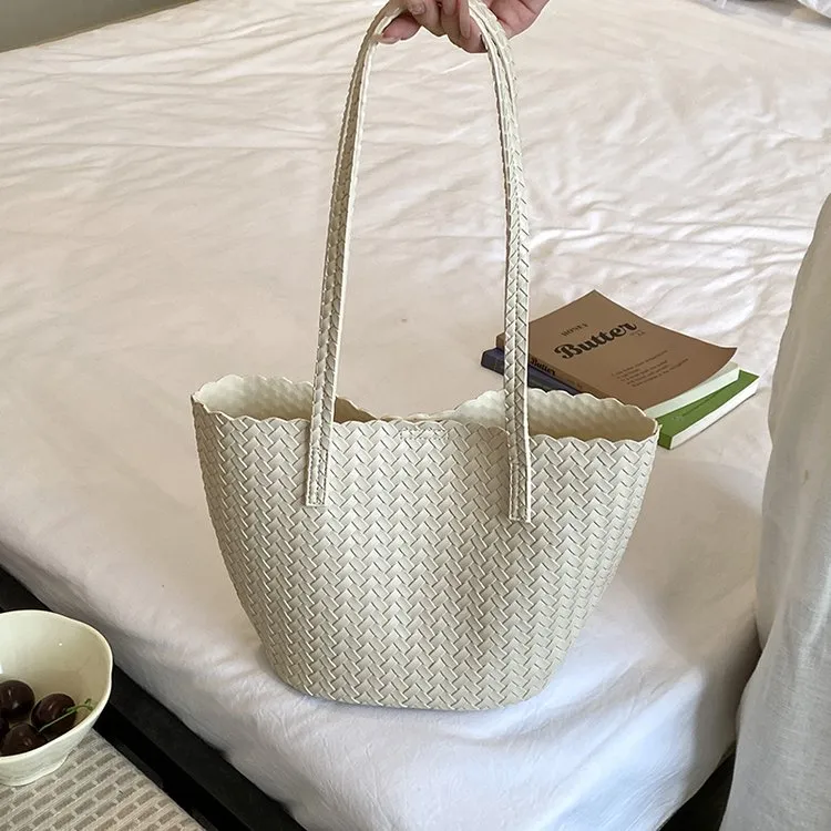Tas Selempang Wanita Bahan PU Sintetis Tekstur Anyam Warna Hitam Grosir Import