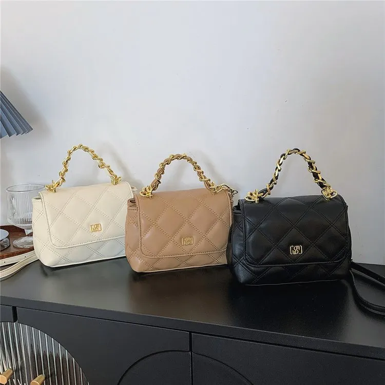 Tas Selempang Wanita Bahan PU Sintetis Model Quilted Warna Hitam Tali Rantai Grosir Import