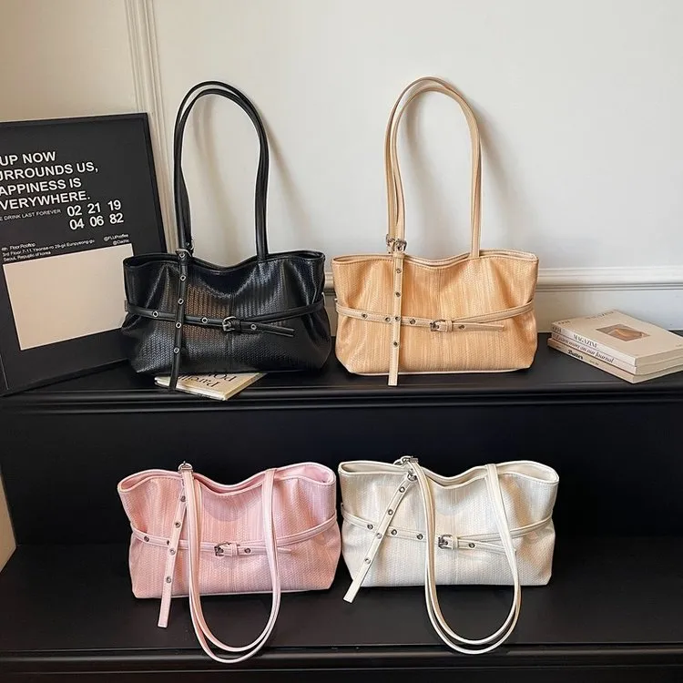 Tas Selempang Wanita Bahan PU Sintetis Tekstur Halus Grosir