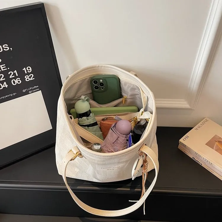 Tas Selempang Wanita Bahan PU Sintetis Tekstur Halus Grosir