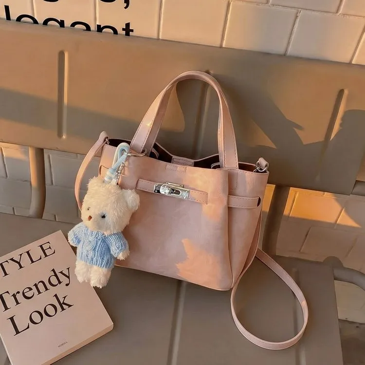 Tas Ransel Wanita Bahan PU Sintetis Resleting Dengan Gantungan Grosir Import