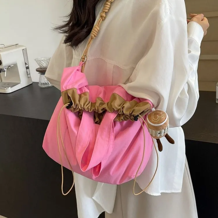 Tas Ransel Wanita Bahan PU Sintetis Resleting Dengan Gantungan Grosir Import