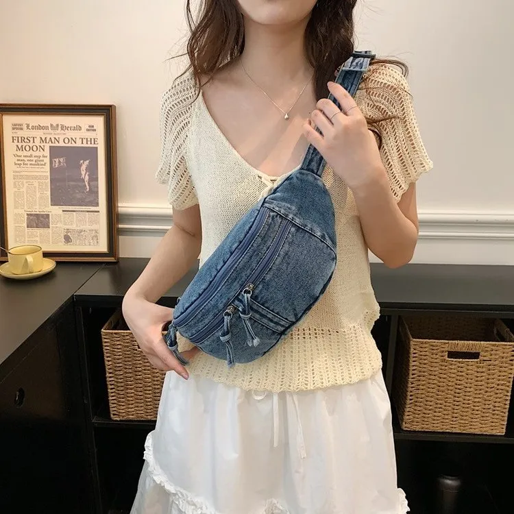 Tas Selempang Wanita Bahan Denim Resleting Dengan Gantungan Grosir Import