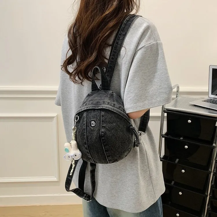 Tas Selempang Wanita Bahan Denim Resleting Dengan Gantungan Grosir Import