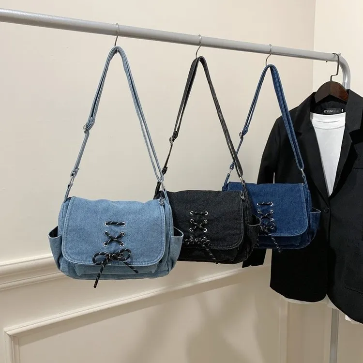 Tas Selempang Wanita Bahan Denim Resleting Dengan Gantungan Grosir Import