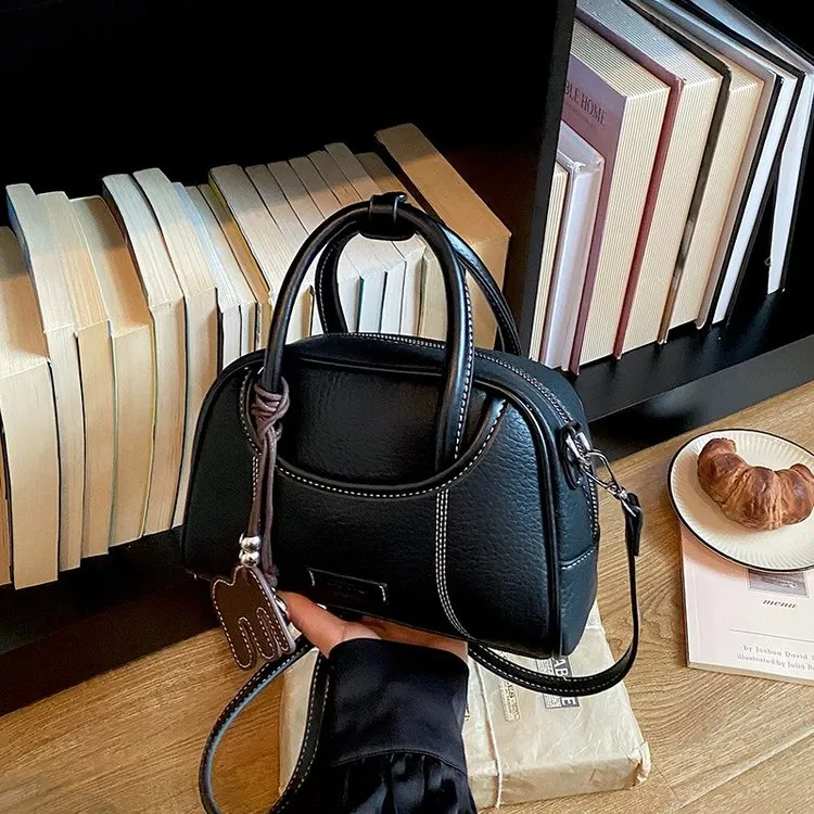 Tas Selempang Wanita Bahan PU Sintetis Tekstur Halus Grosir