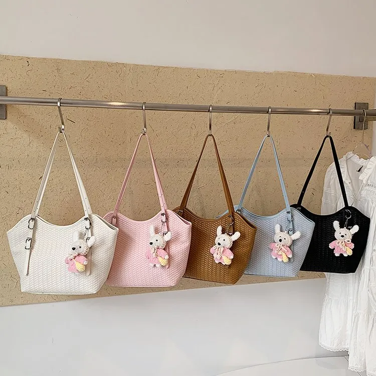 Tas Selempang Wanita Bahan PU Sintetis Tekstur Halus Grosir