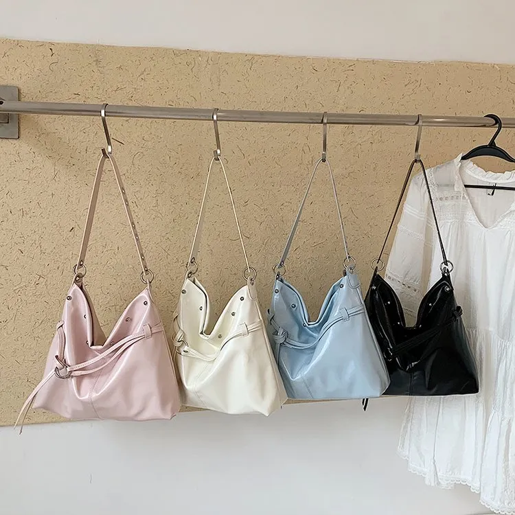 Tas Selempang Wanita Bahan PU Sintetis Tekstur Halus Grosir