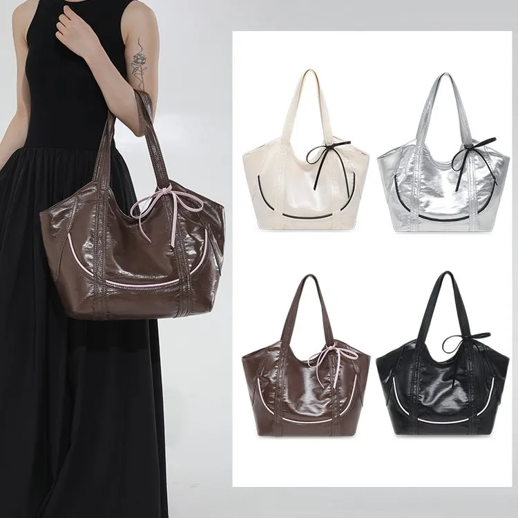 Tas Selempang Wanita Bahan PU Sintetis Polos Warna Hitam Tali Rantai Grosir Import