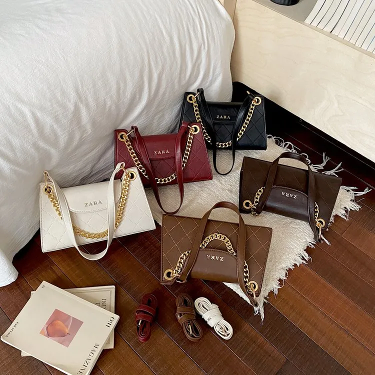 Tas Selempang Wanita Bahan PU Sintetis Motif Polkadot Model Flap Grosir Import Kode 9033-1