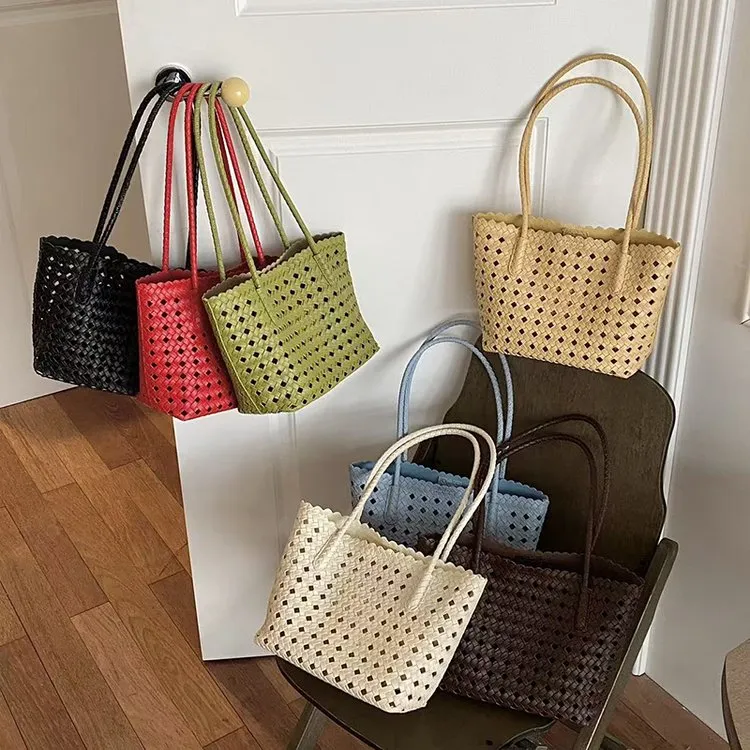 Tas Selempang Wanita Bahan PU Sintetis Tekstur Halus Grosir