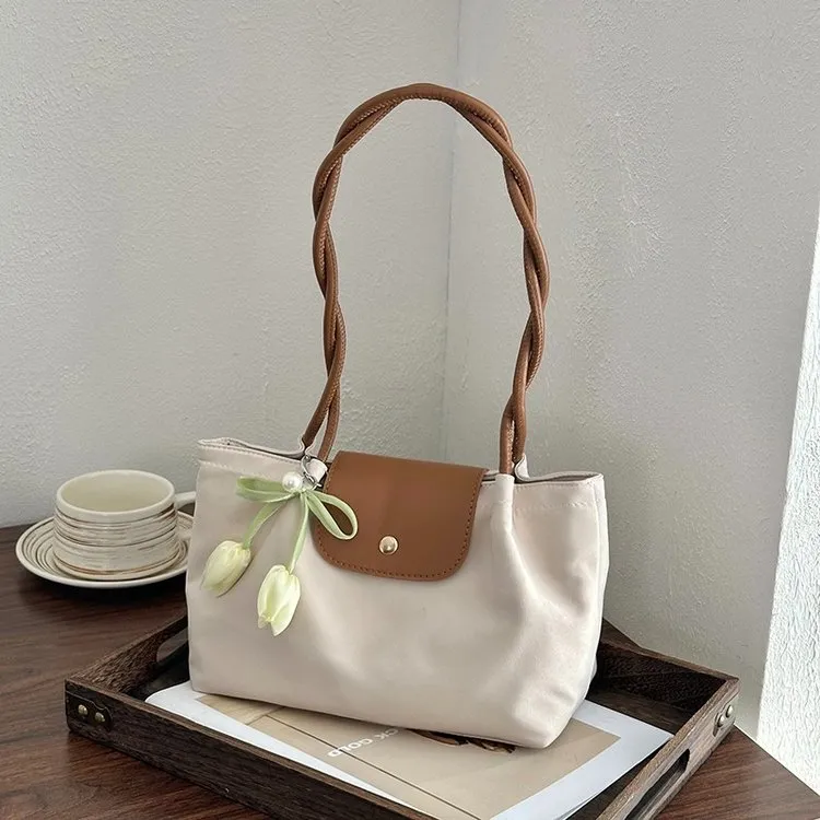 Tas Selempang Wanita Bahan PU Sintetis Tekstur Halus Grosir