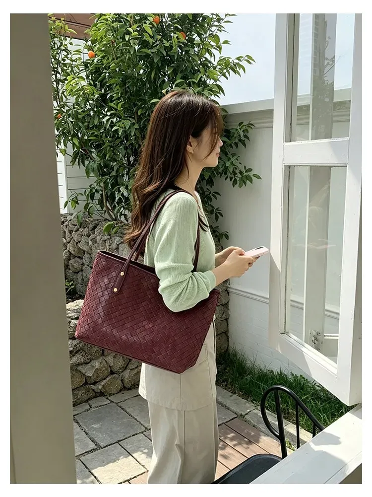Tas Selempang Wanita Bahan PU Sintetis Model Quilted Warna Putih Bentuk Kotak Katalog Grosir