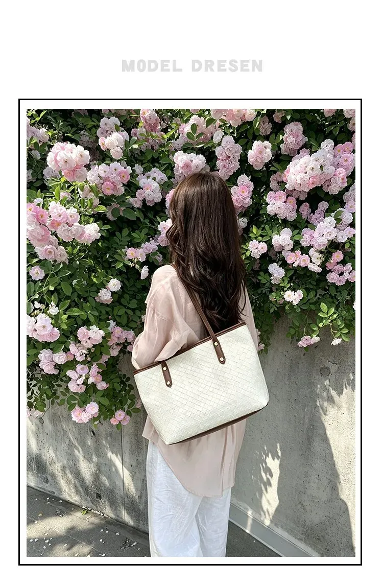Tas Selempang Wanita Bahan PU Sintetis Model Quilted Warna Putih Bentuk Kotak Katalog Grosir