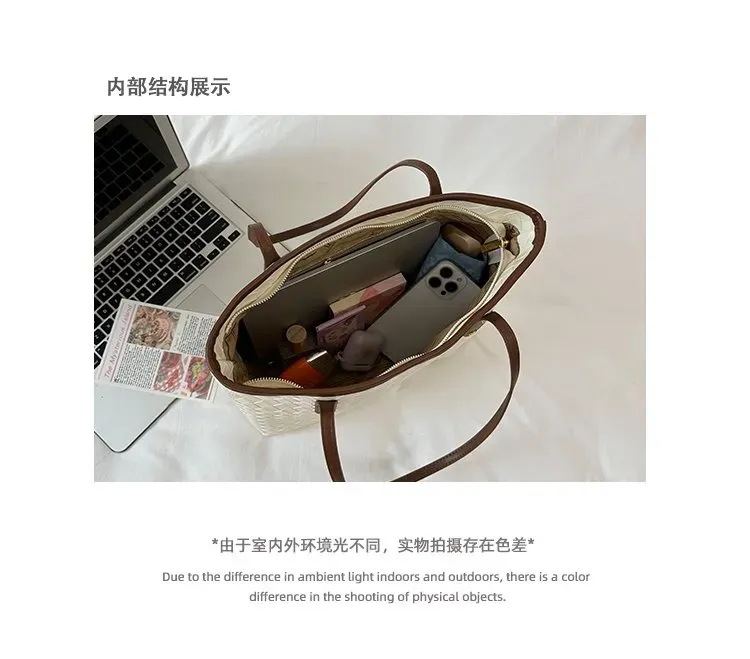 Tas Selempang Wanita Bahan PU Sintetis Model Quilted Warna Putih Bentuk Kotak Katalog Grosir