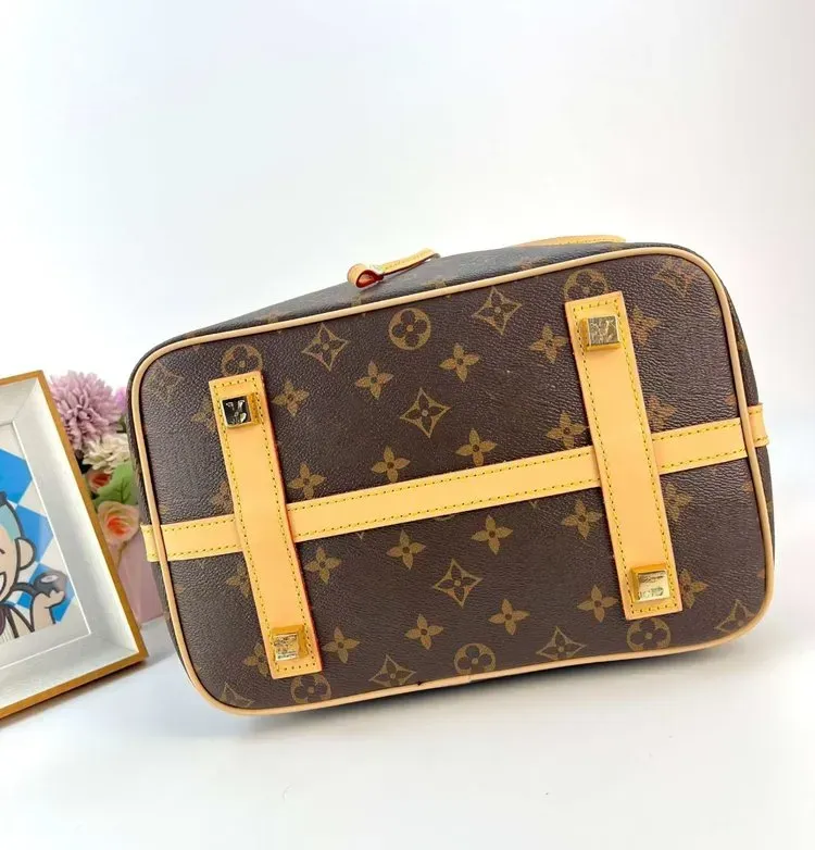 Tas Bucket Wanita Bahan PU Sintetis Motif Print Bentuk Bucket Tali Panjang untuk Kerja Grosir