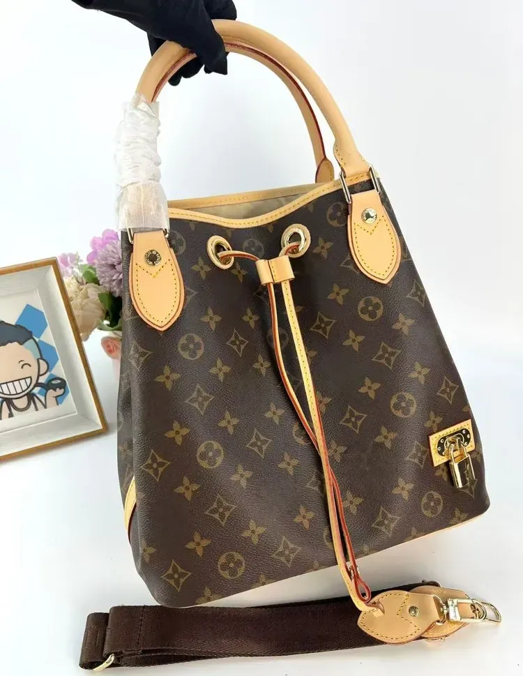 Tas Bucket Wanita Bahan PU Sintetis Motif Print Bentuk Bucket Tali Panjang untuk Kerja Grosir