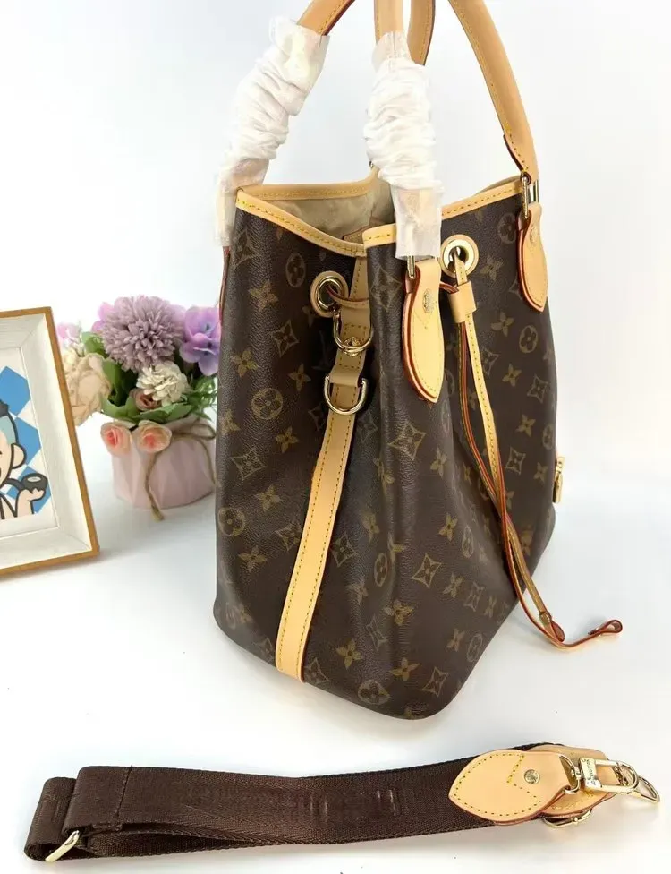 Tas Bucket Wanita Bahan PU Sintetis Motif Print Bentuk Bucket Tali Panjang untuk Kerja Grosir