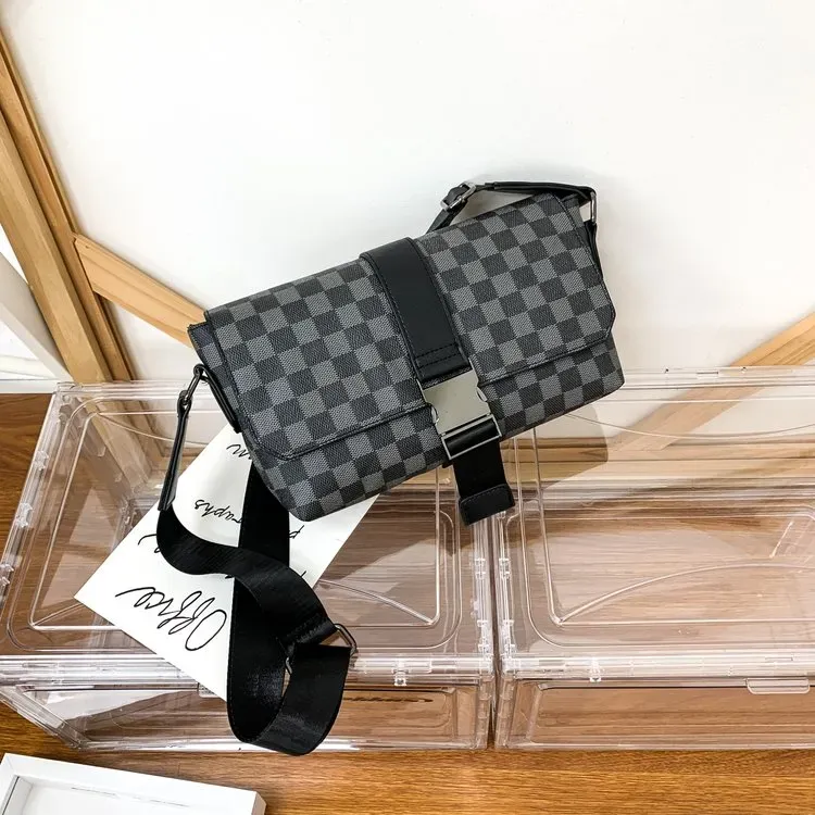 Tas Selempang Pria Bahan Kain Motif Polkadot Warna Hitam Bentuk Kotak Tali Grosir Import