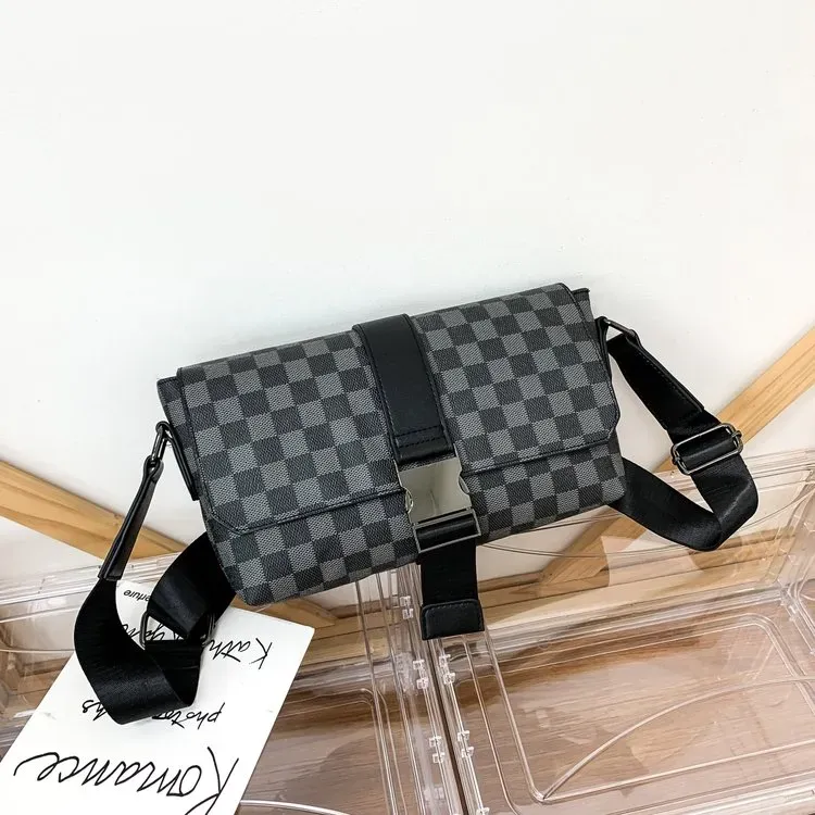 Tas Selempang Pria Bahan Kain Motif Polkadot Warna Hitam Bentuk Kotak Tali Grosir Import