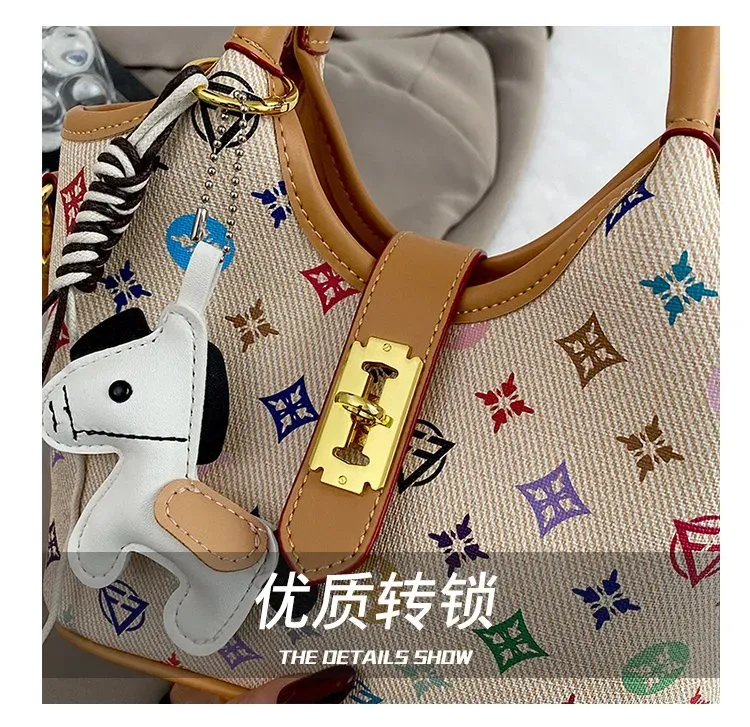 Tas Selempang Wanita Bahan PU Sintetis Motif Print Bentuk Kotak Tali Panjang Dengan Gantungan