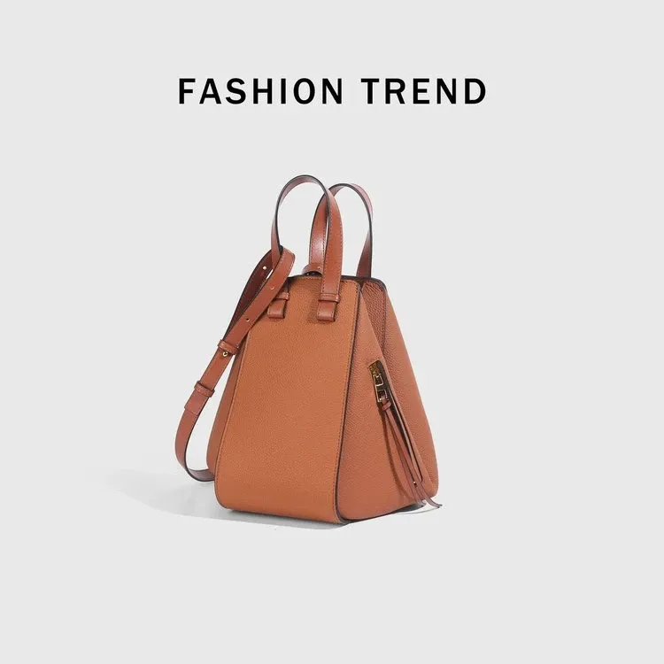 Tas Selempang Wanita Bahan PU Sintetis Polos Bentuk Kotak Tali Lebar Resleting Warna Cokelat