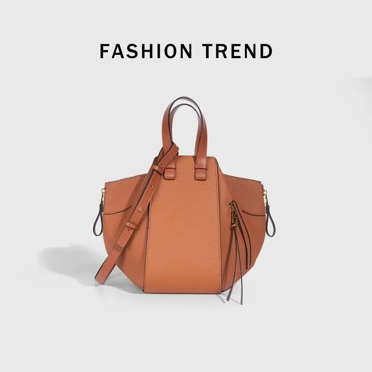 Tas Selempang Wanita Bahan PU Sintetis Polos Bentuk Kotak Tali Lebar Resleting Warna Cokelat