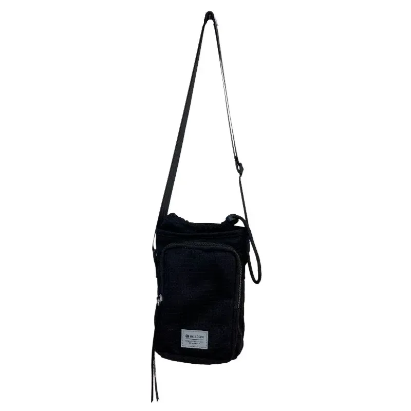 Tas Selempang Wanita Bahan Nylon Polos Warna Hitam Bentuk Kotak Tali Panjang untuk Reseller kategori tas selempang grosir