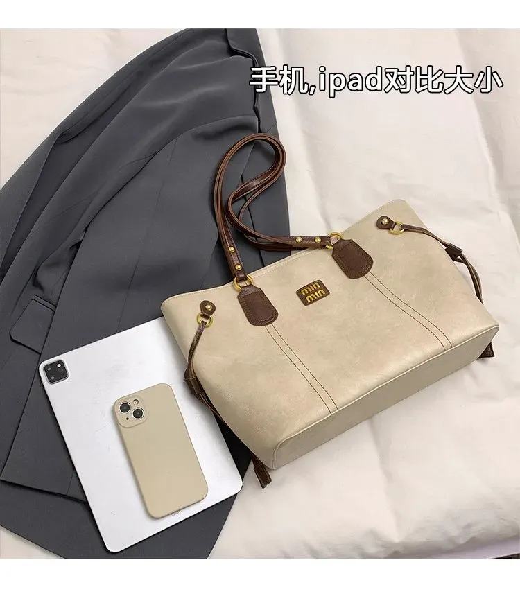 Tas Selempang Wanita Bahan PU Sintetis Polos Bentuk Kotak Tali Panjang Resleting untuk Reseller