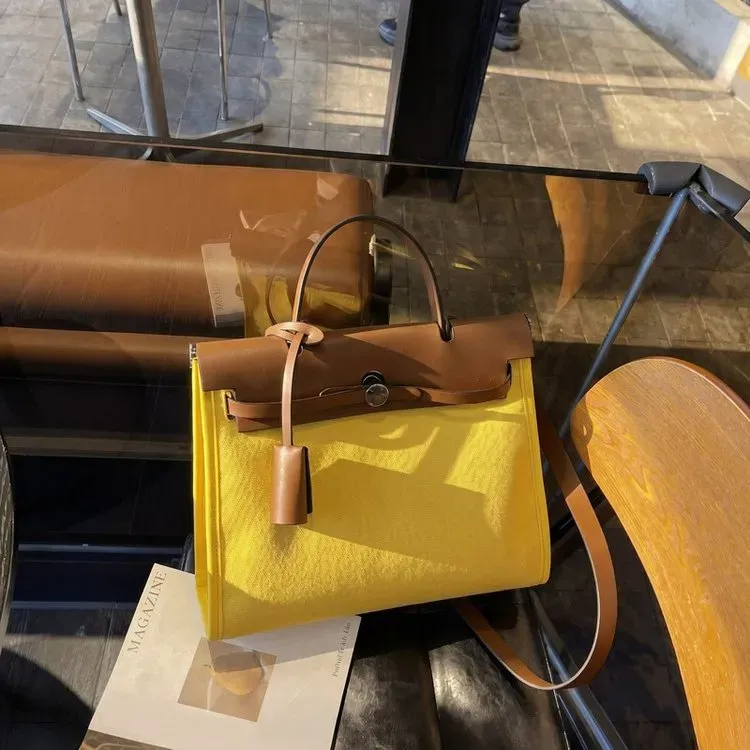Tas Selempang Wanita Bahan PU Sintetis Polos Warna Putih Bentuk Kotak Tali Warna Cokelat