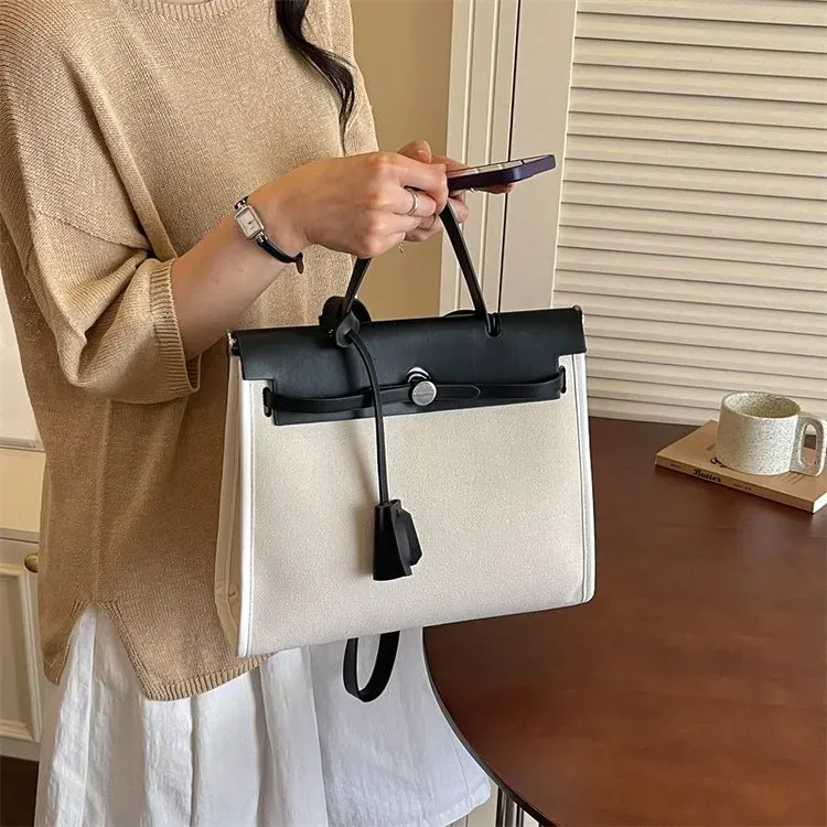 Tas Selempang Wanita Bahan PU Sintetis Polos Warna Putih Bentuk Kotak Tali Warna Cokelat