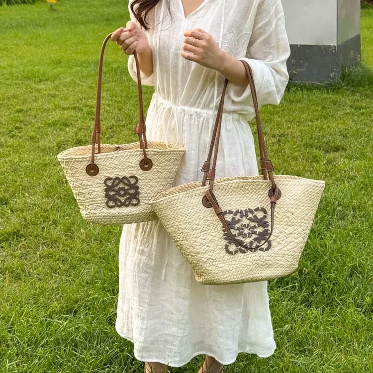Tas Bucket Wanita Bahan PU Sintetis Polos Bentuk Bucket Tali Lebar Resleting Grosir Import