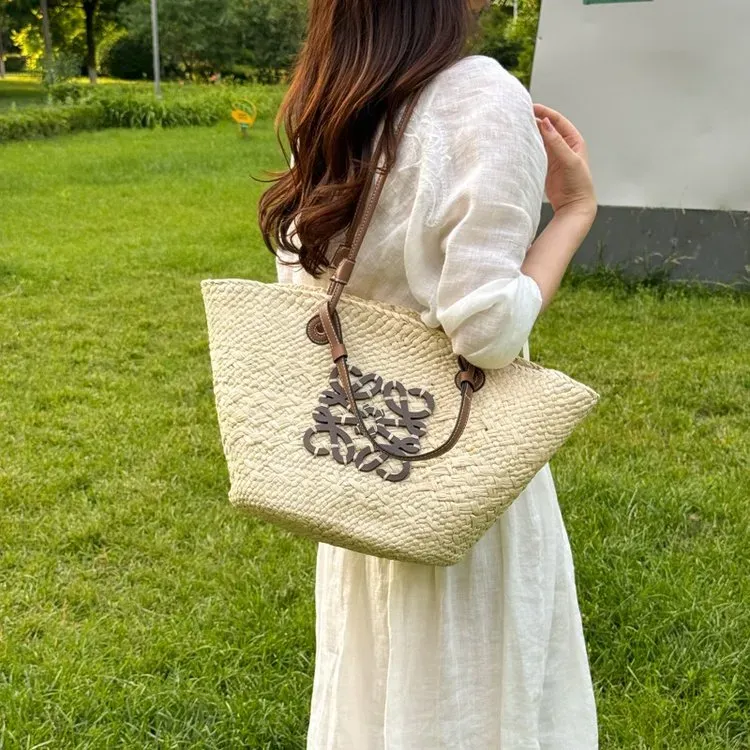 Tas Bucket Wanita Bahan PU Sintetis Polos Bentuk Bucket Tali Lebar Resleting Grosir Import