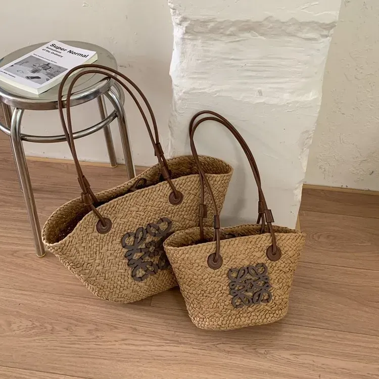Tas Bucket Wanita Bahan PU Sintetis Polos Bentuk Bucket Tali Lebar Resleting Grosir Import