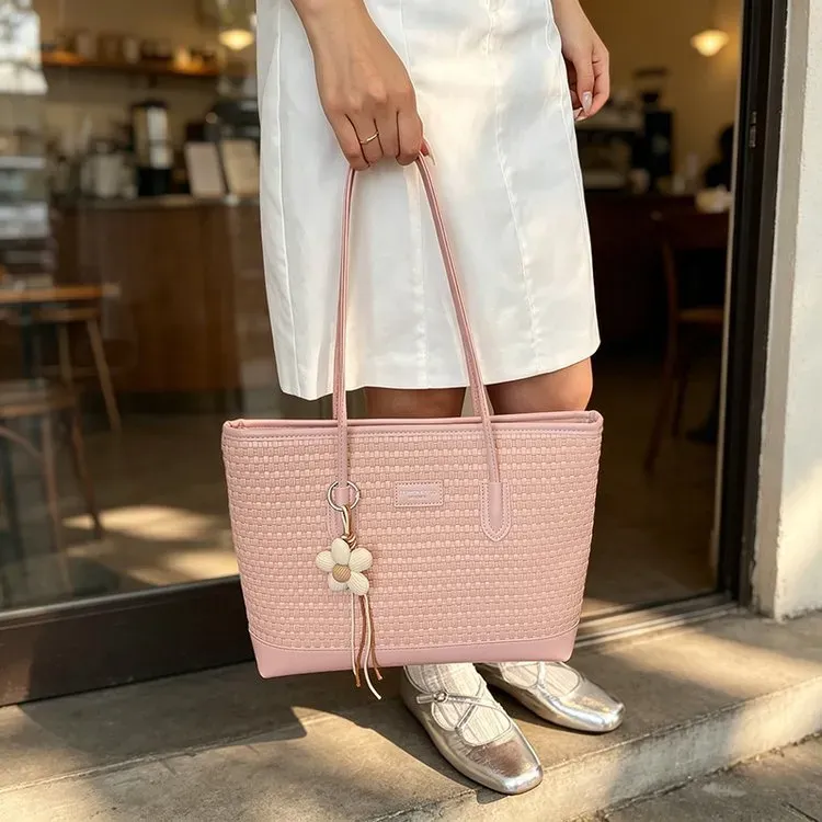 Tas Selempang Wanita Bahan PU Sintetis Tekstur Anyam Warna Hitam Bentuk Kotak Warna Cokelat