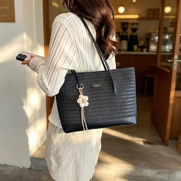 Tas Selempang Wanita Bahan PU Sintetis Tekstur Anyam Warna Hitam Bentuk Kotak Warna Cokelat