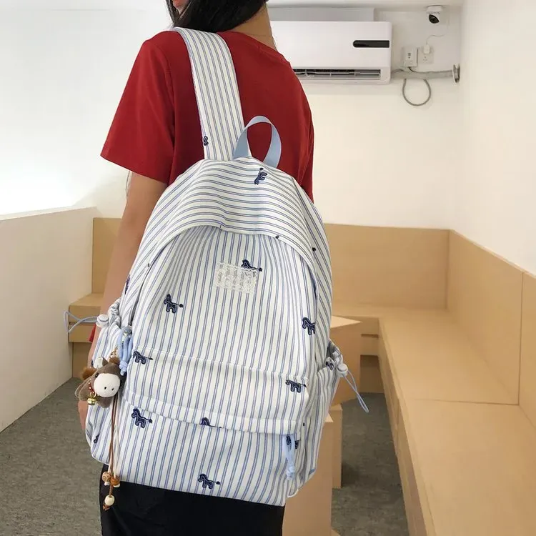 Tas Ransel Wanita Bahan Nylon Motif Print Warna Putih Bentuk Kotak Tali Lebar Motif Floral