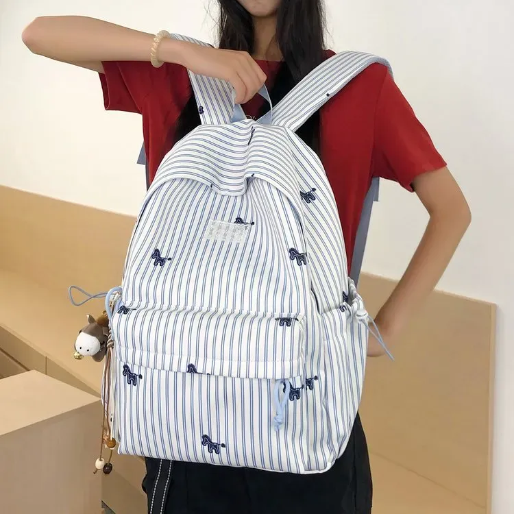 Tas Ransel Wanita Bahan Nylon Motif Print Warna Putih Bentuk Kotak Tali Lebar Motif Floral