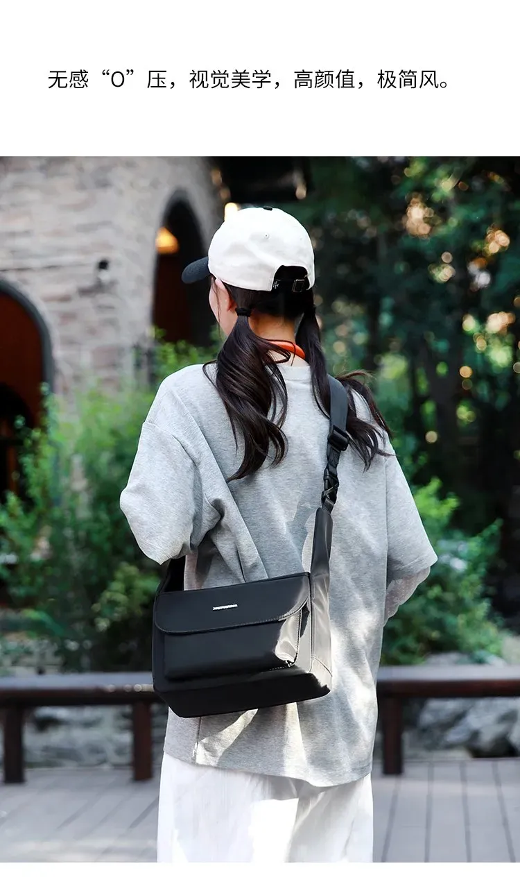 Tas Selempang Wanita Bahan Nylon Polos Warna Hitam Bentuk Kotak Tali Panjang Katalog Grosir