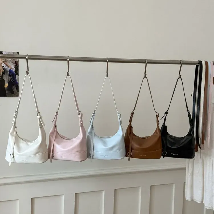 Tas Bucket Wanita Bahan PU Sintetis Polos Warna Hitam Bentuk Bucket Tali Panjang Grosir Import
