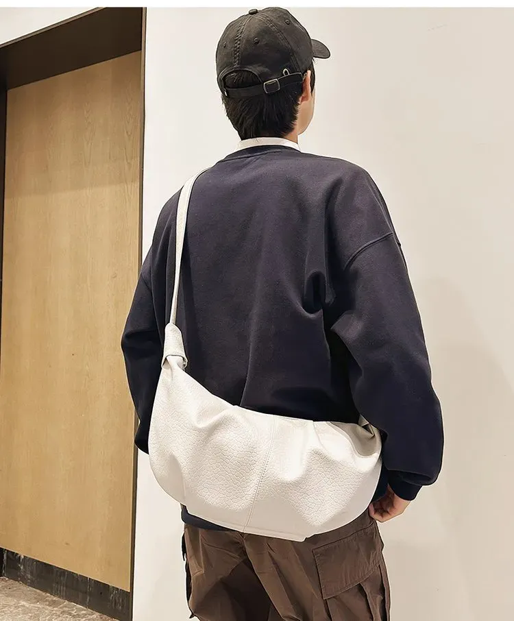 Tas Selempang Wanita Bahan PU Sintetis Polos Warna Hitam Bentuk Crescent Tali Pilihan Reseller