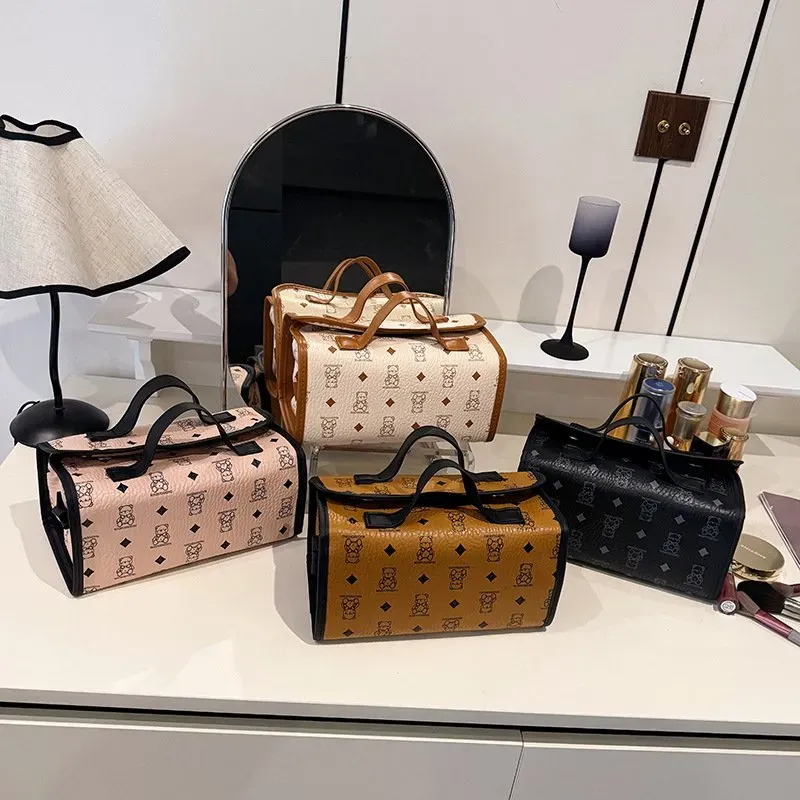 Tas Kosmetik Bahan PU Sintetis Motif Print Warna Kuning Bentuk Kotak Tali Lebar Grosir Import