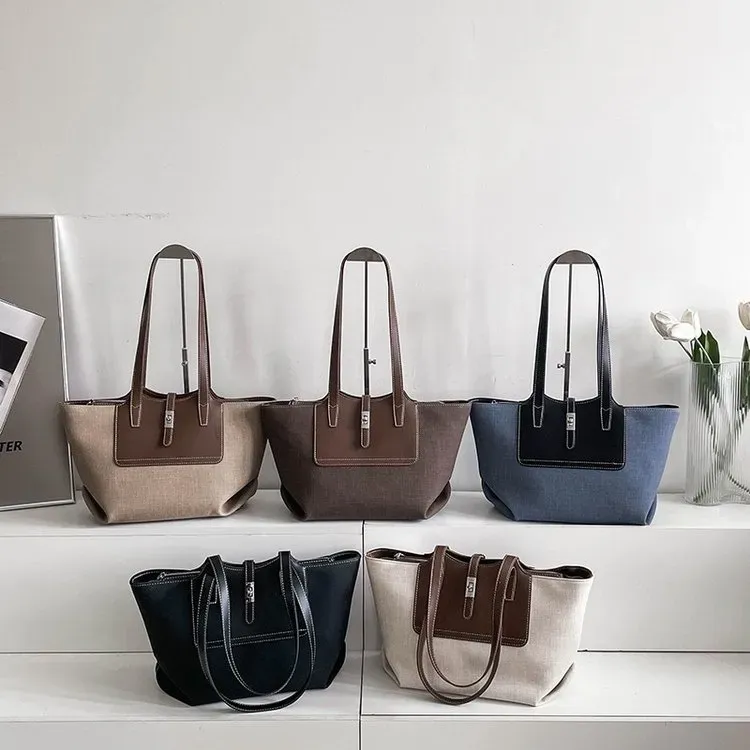 Tas Selempang Wanita Bahan Oxford Polos Warna Hitam Bentuk Kotak Tali Lebar Bahan Kanvas
