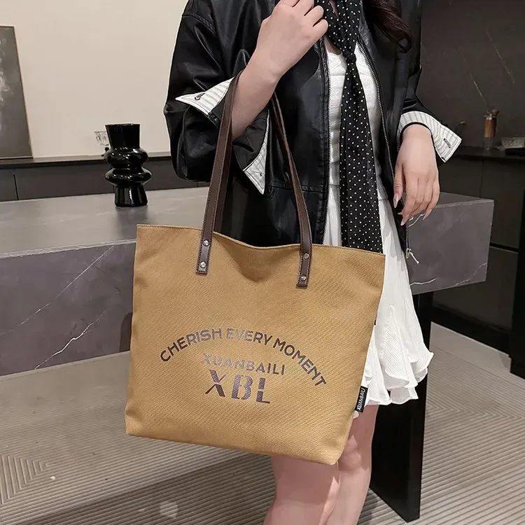 Tas Selempang Wanita Bahan Nylon Polos Warna Hitam Bentuk Kotak Tali Panjang Resleting Grosir