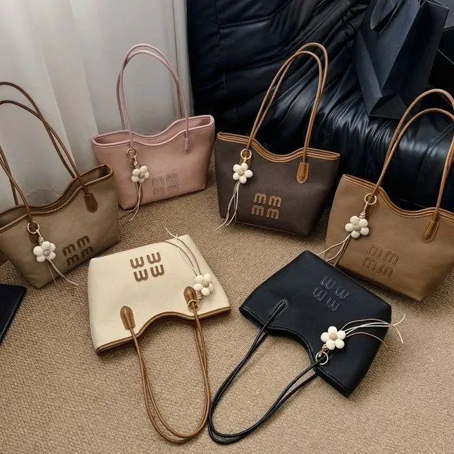 Tas Selempang Wanita Bahan PU Sintetis Polos Warna Hitam Bentuk Kotak Tali Pilihan Reseller