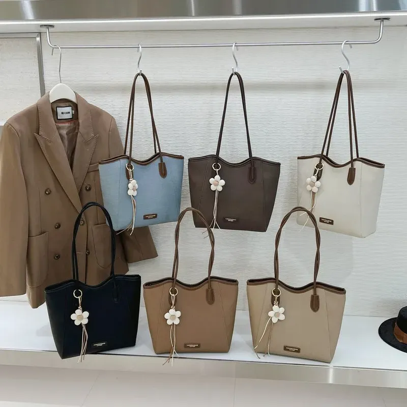 Tas Selempang Wanita Bahan PU Sintetis Polos Warna Hitam Bentuk Kotak Tali Pilihan Reseller