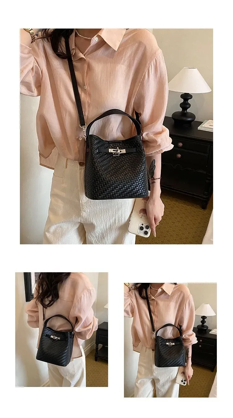 Tas Bucket Wanita Bahan PU Sintetis Tekstur Anyam Warna Hitam Bentuk Bucket Tali Grosir Import