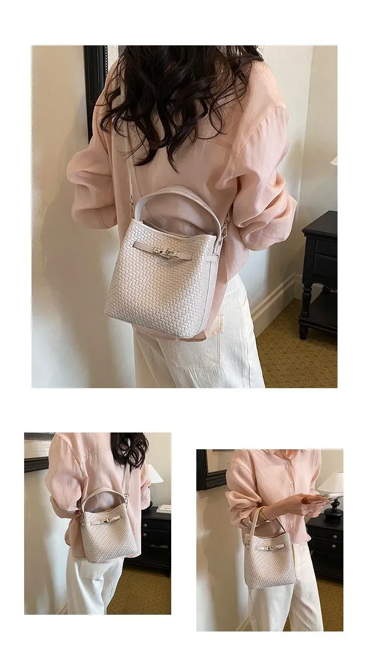Tas Bucket Wanita Bahan PU Sintetis Tekstur Anyam Warna Hitam Bentuk Bucket Tali Grosir Import